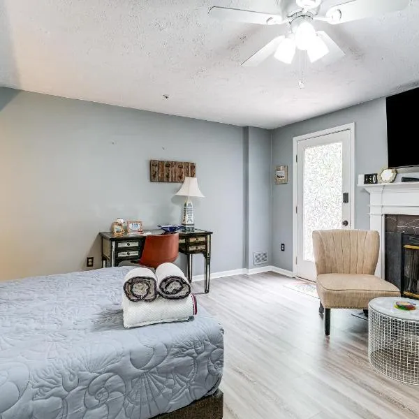 1 Mi to Boardwalk Convenient North Beach Apt!, hotel v destinaci North Beach