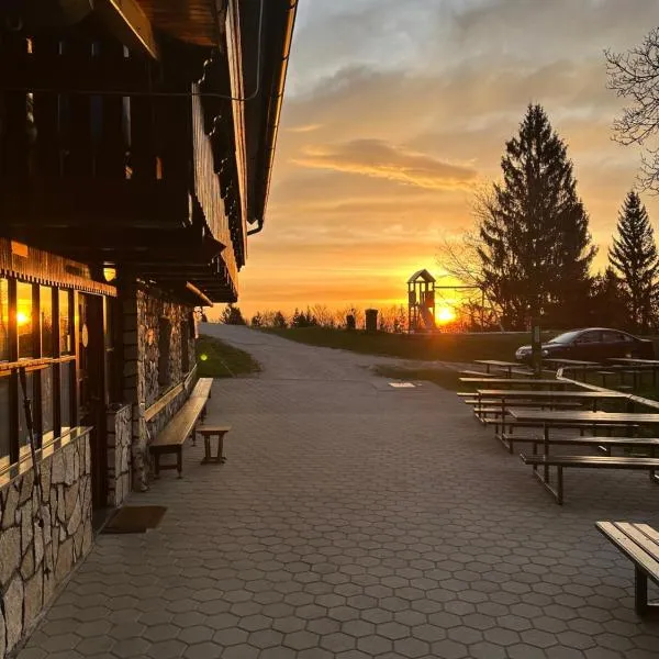 Planinska koča na Kopitniku, hotel in Dol pri Hrastniku