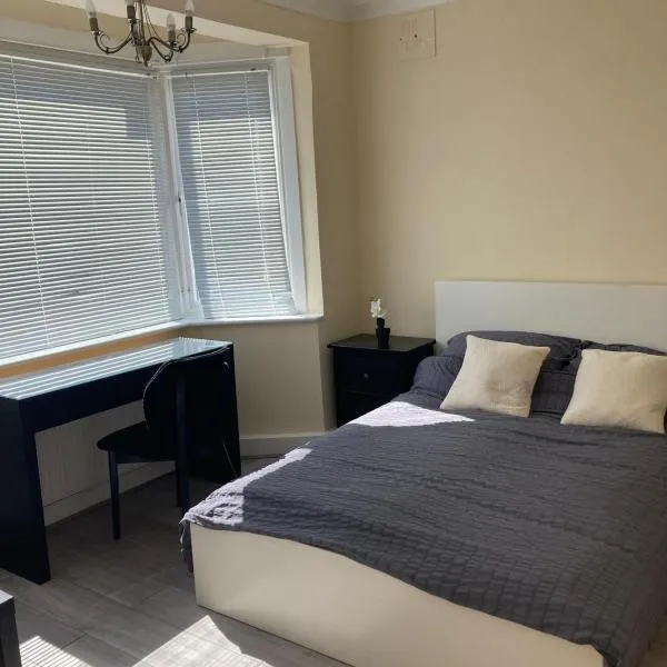 Arundel Road, RM30RX, hotel v destinaci Harold Wood