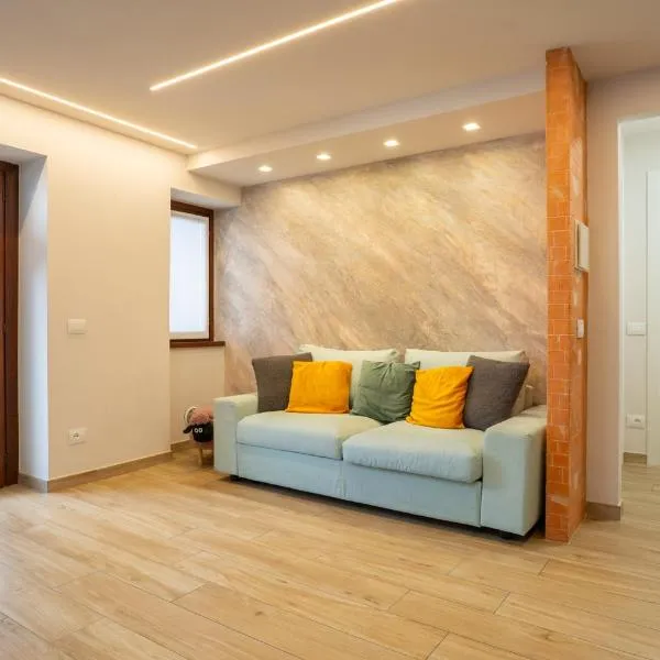 Lovely bright apartment in Barzio center, hotel v destinácii Barzio
