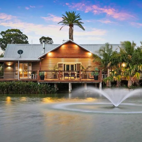 Lilies Lakeside Spa Villa - 1 Bedroom, hotel i Lovedale
