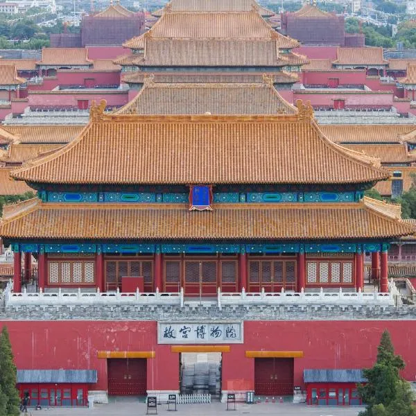 base-Beijing Wangfujing Serviced Apartment- in Hutong &Bike rental &Close to Forbidden City, Tian'anmen Square &Subway nearby &Free coffee &Washing machine,Kitchen &Restaurant discount &English speaking &High speed free WiFi, hótel í Peking