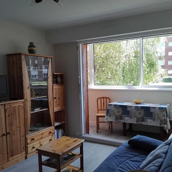 Appartement refait à neuf en 2025, hotel in Cabourg