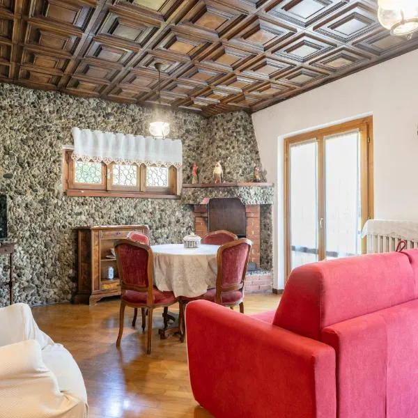 IRIS - Relaxing Alpine Getaway at Ballabio, hôtel à Ballabio