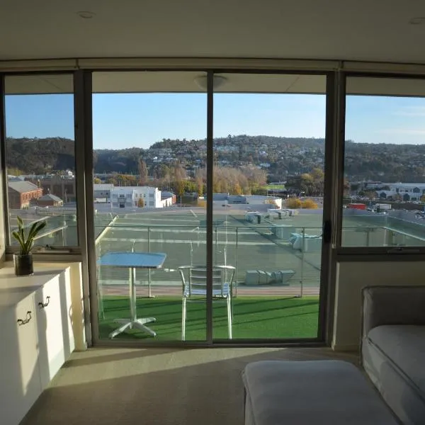 Prime Luxury Penthouse Living, hotel in Launceston