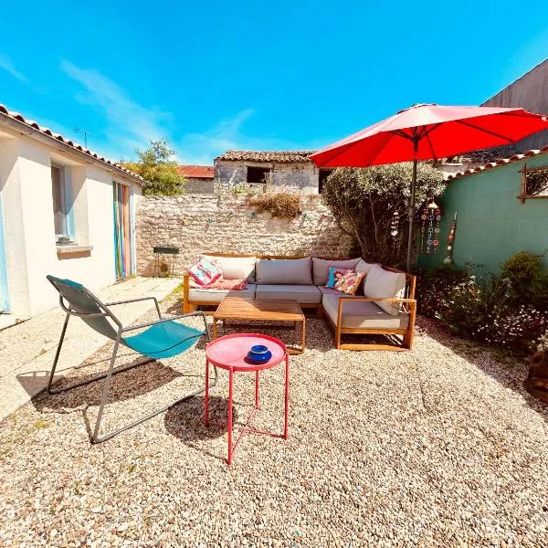 Un air de famille – hotel w mieście Saint-Pierre-dʼOléron