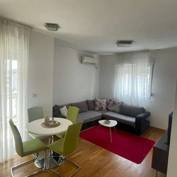 District Loft, hotel din Podgoriţa