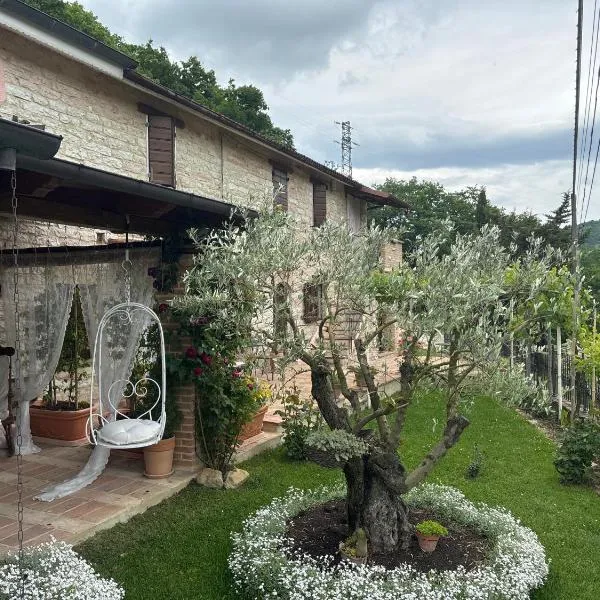 B&B Il Poggetto, hotel in Serra SantʼAbbondio