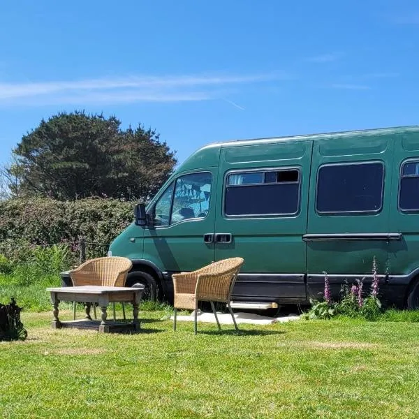Berty the campervan, hotel v destinaci Carbis Bay