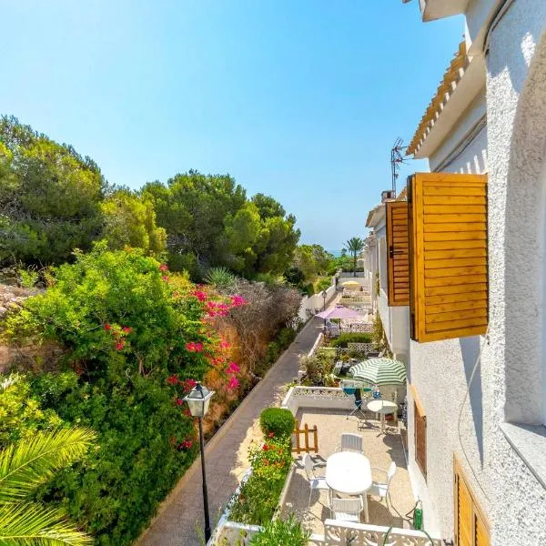 CB Living - 2 bedroom beach condo, Playa Flamenca, hotel di Orihuela