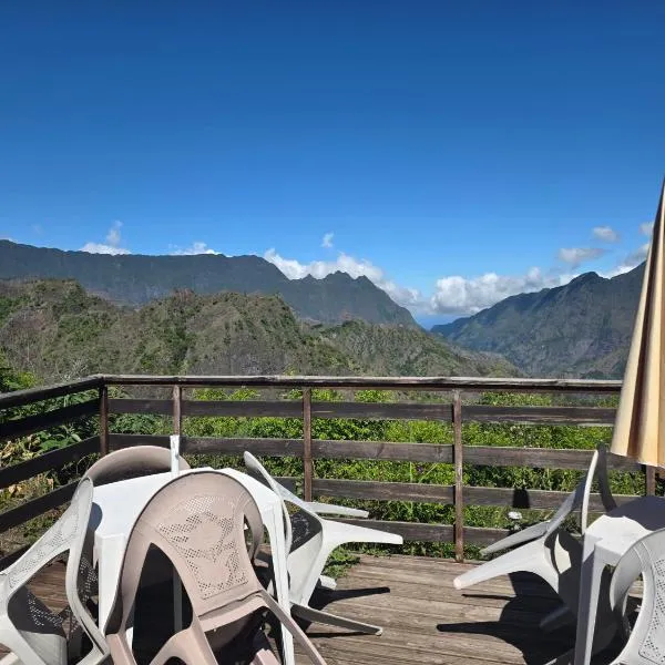 Les Portes du Taïbit diner et petit déjeuné compris, hotel in Cilaos