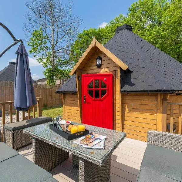 Woods Meadow Glamping luxury self contained lodges, hotel in West Malling