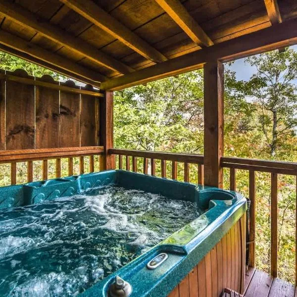 View! Cozy, Private, Fireplace, Hot Tub Log Cabin, Honeymoon!, hotel em Sevierville