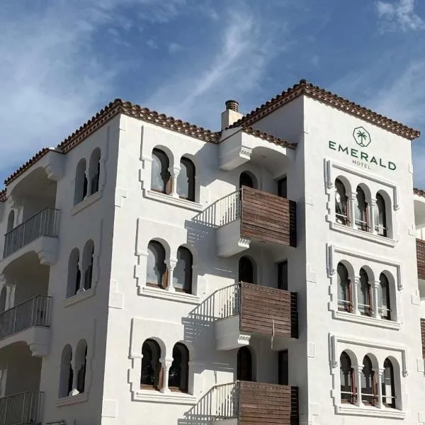 Emerald Sun Hotel, готель у місті Камбрілс