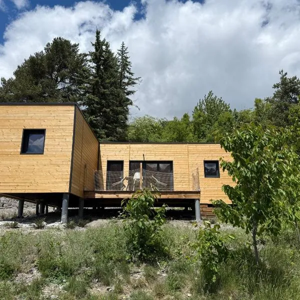 Petit Chalet neuf avec jardin - La montagne Sud, khách sạn ở Barcelonnette