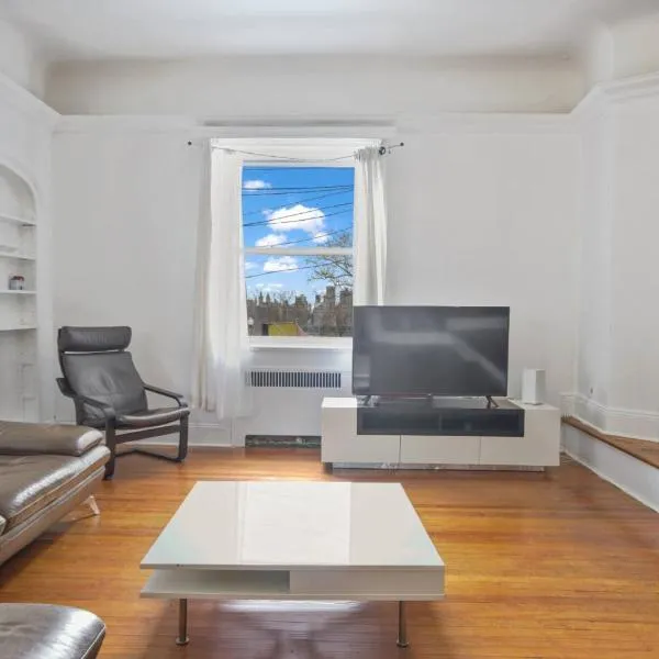 3BR Skyline Apt in Bustling District I Great Value NJ5, hotel in West New York