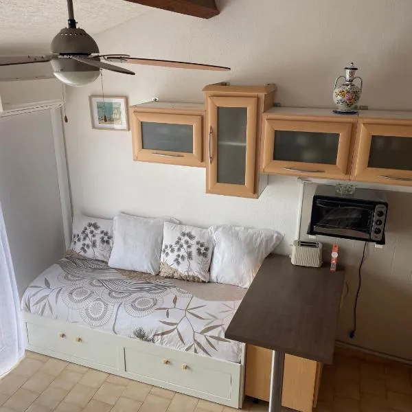 Studio d Andrea, hotel in Sausset-les-Pins