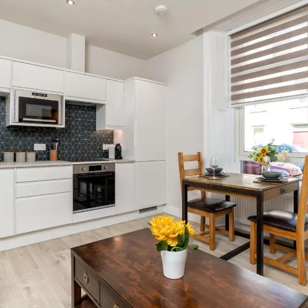 * Ground Floor * The Grove *, hotel in Aberdeen