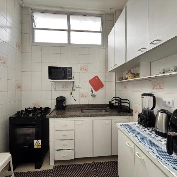 ótimo Apartamento Pitangueiras Guaruja bem localizado, 2qts wi-fi - Foto 4