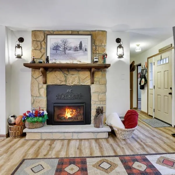 Serenity and Fun all in one in this Cozy Pocono Cabin，位于吉姆索普的酒店