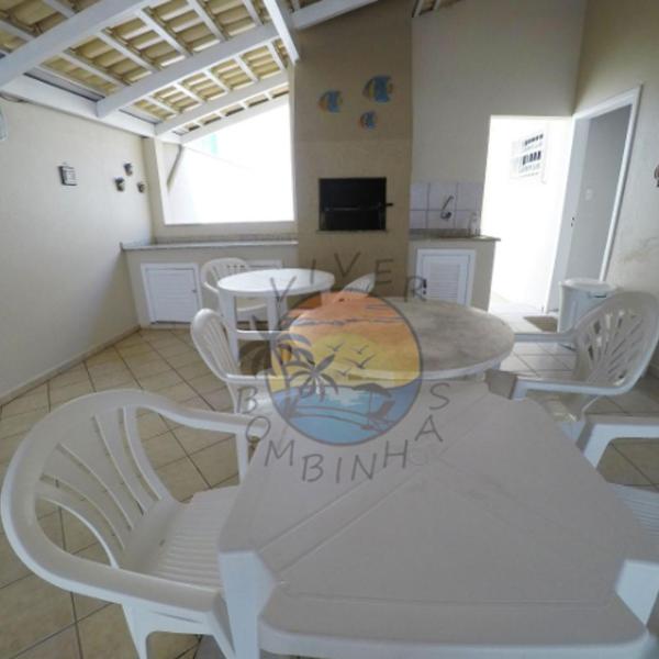 Casa Ampla Zona Central da Praia com 04 Dormitórios - Foto 5