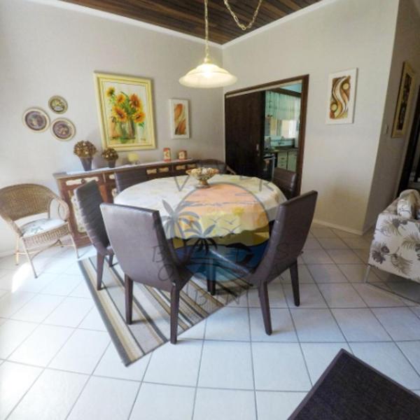 Casa Ampla Zona Central da Praia com 04 Dormitórios - Foto 4