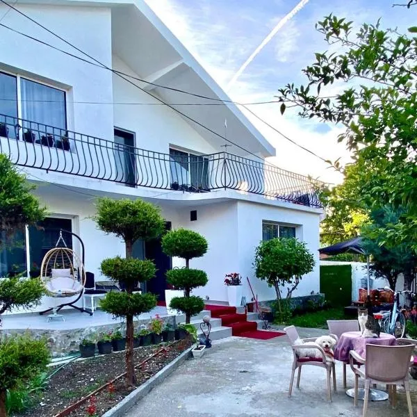 Artists Guest House, hotel v destinaci Shkodër
