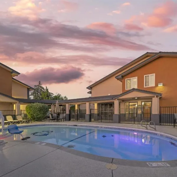 Best Western Antelope Inn & Suites, hotel v destinaci Red Bluff
