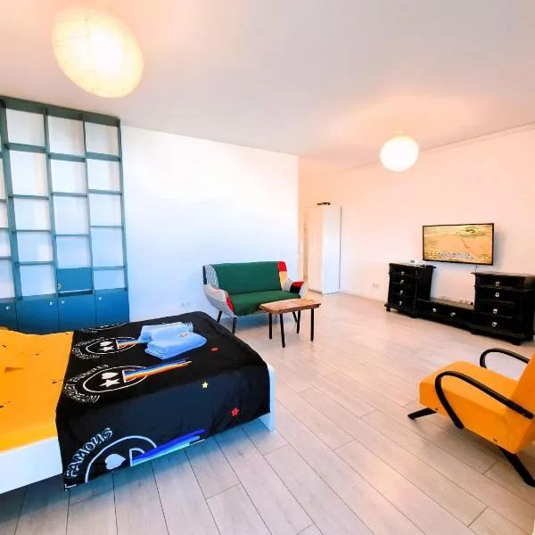 PLAZA VIEW Studio, hotel in Bucharest