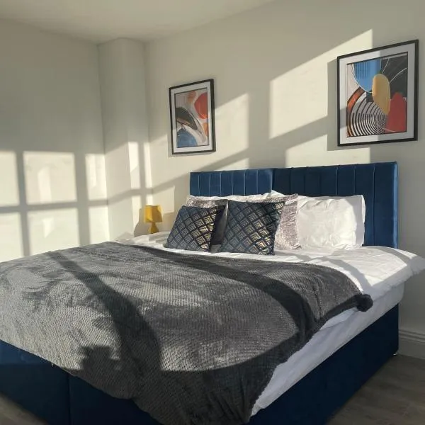 2 Bedroom Apartment - Flitwick - Contractor Friendly - Tourist Ready - Full Kitchen - WiFi - Smart TV - Sofa Bed - FREE Parking - Ideal for Short or Long Stays, hotel v destinaci Flitwick