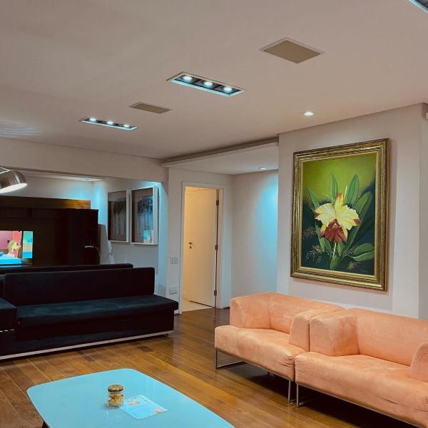 Apto amplo e confortavel com sacada, com 3 suites, sendo 01 por andar - Foto 5