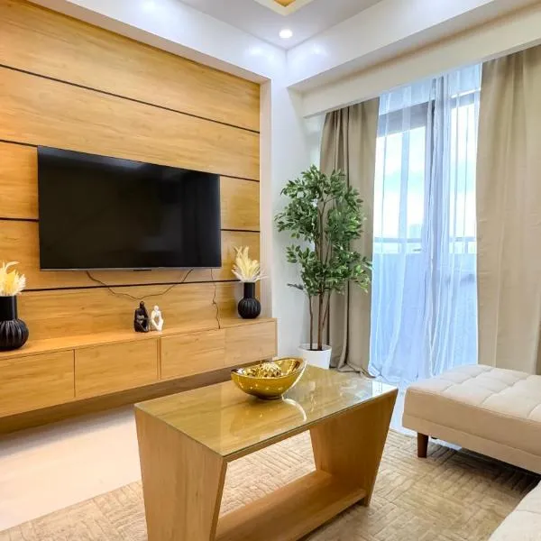 CYLOS PLACE Manhattan Araneta Center 2BR with BALCONY, hotell i Manila
