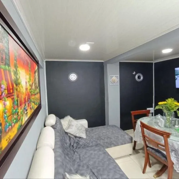 Impresionante apartamento familiar 3er piso - 06 personas - El Edén Centro Comercial, Hotel in Bogotá