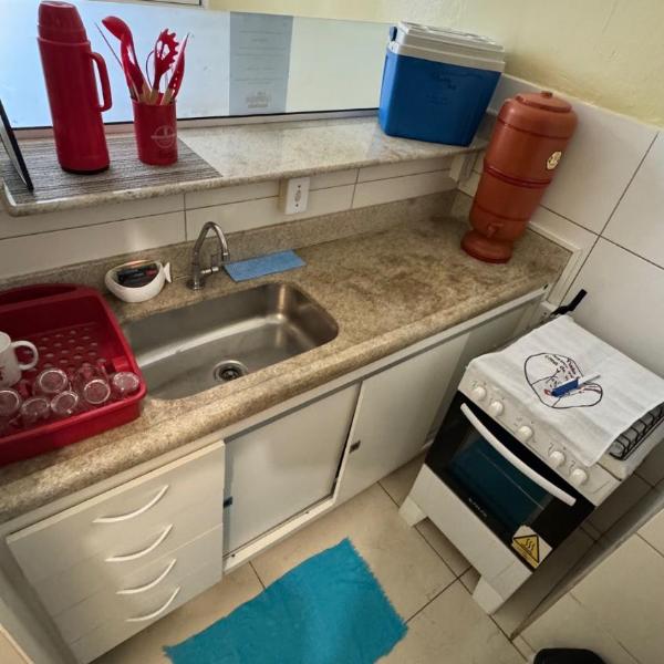 Studio 305 - Praia do Morro Guarapari ES - prédio frente Mar - varanda com vista mar - elevador - atravessou a avenida, ja esta na Praia - internet - SEM vaga ou VER Disponibilidade da garagem - Foto 3