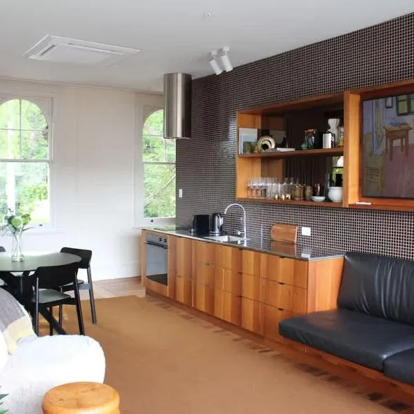 Le Salon Luxury City Apartment with Free Parking, hotel in Launceston