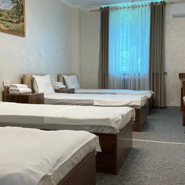 Qorasuv Hotel, hotel di Yalanghoch