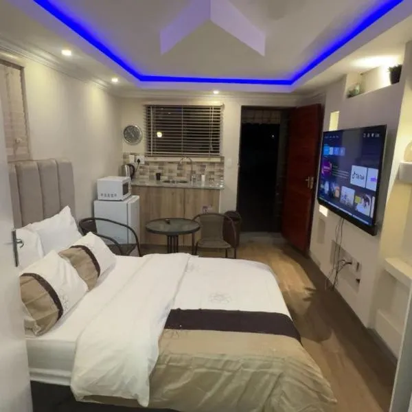 Made Guest House, hótel í Sandton