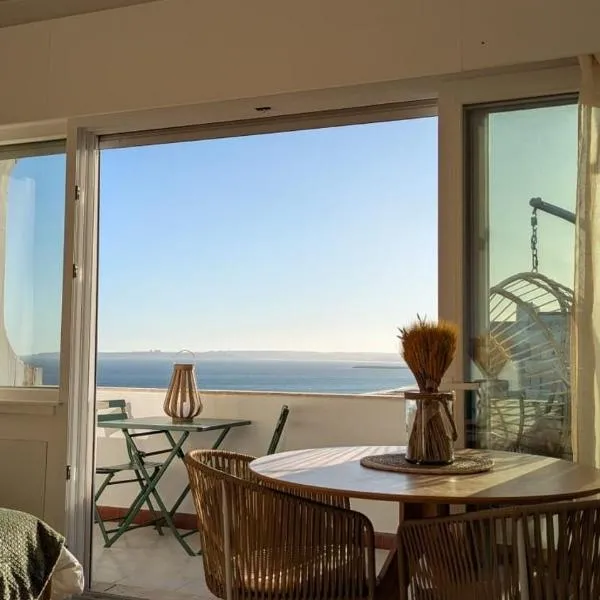 Penthouse Studio Sea View, hotel di Alvor