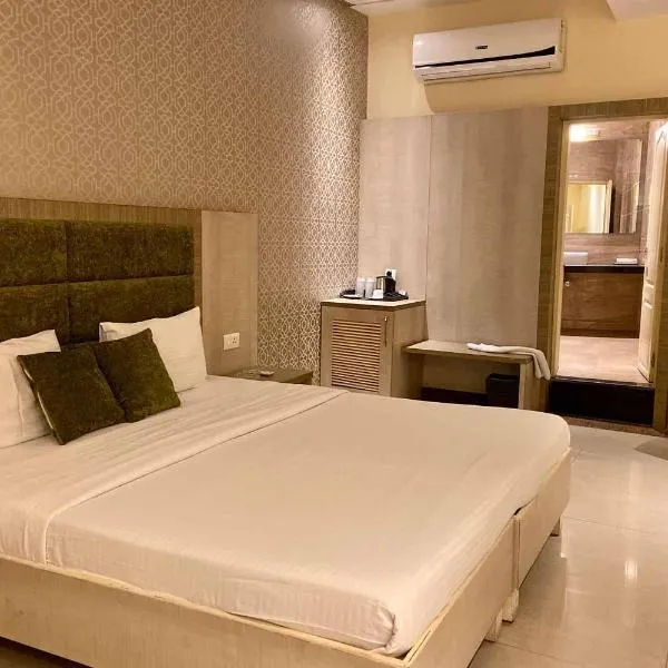 Status Business Hotel - Naveen Market, hotell sihtkohas Kānpur
