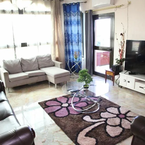 Chris Complex Executive Stays -Luxury Furnished Apartments and Guesthouses In Yaounde, hotel en Yaundé