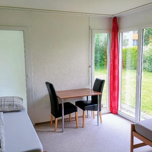 Privatzimmer 300m zur S-Bahn Jona, hotel v destinaci Rapperswil-Jona