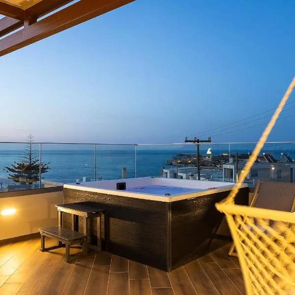 Private Rooftop Jacuzzi Sea View Walk to Beach, hotel v destinaci Réthymno