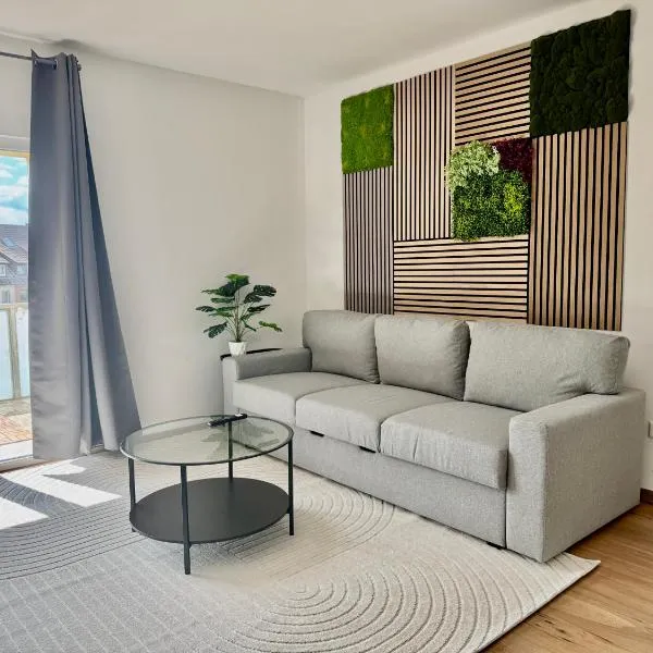 FeWo-Palmtrees 4 - Große moderne 2 Zimmerwohnung mit Süd-West Balkon in Gladbeck-Mitte Nähe Movie Park und Arena AufSchalke, hotel di Gladbeck
