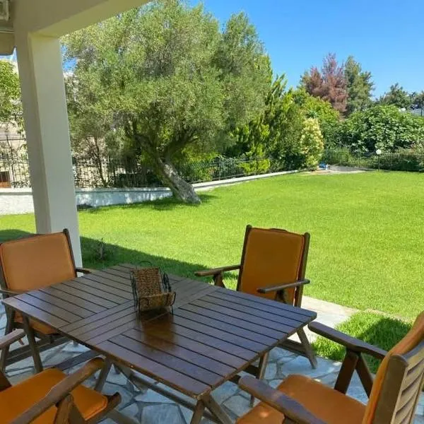 E&M Villa See View, hotel v destinaci Polychrono