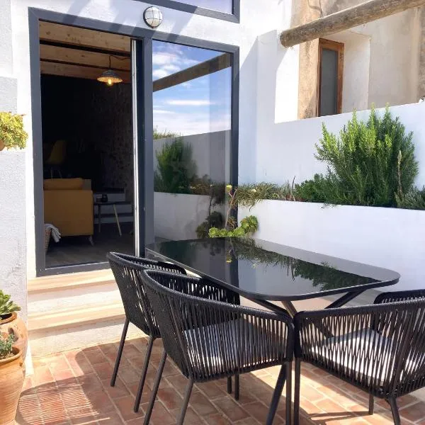 AltHouse Canet lo Roig – hotel w mieście Canet lo Roig