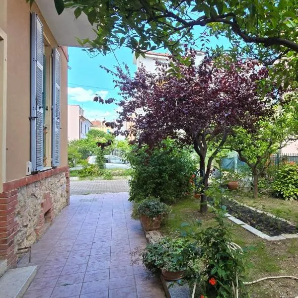 Lanfranco & Anna house, hotel in Loano