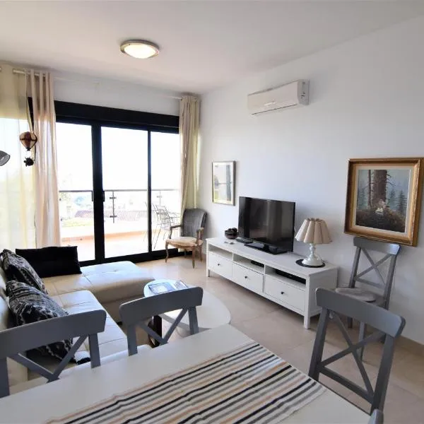 Apartamentos & SPA Torres de San Juan, hotel in Nerja