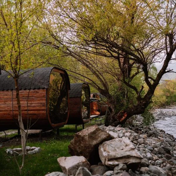 Owl Glamping House DIlijan, hotel v destinaci Dilidžan