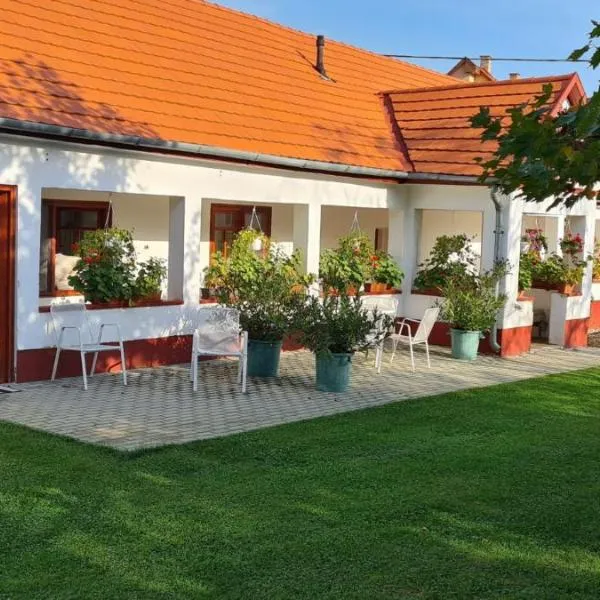 Guest House St. Mária – hotel w mieście Máriapócs