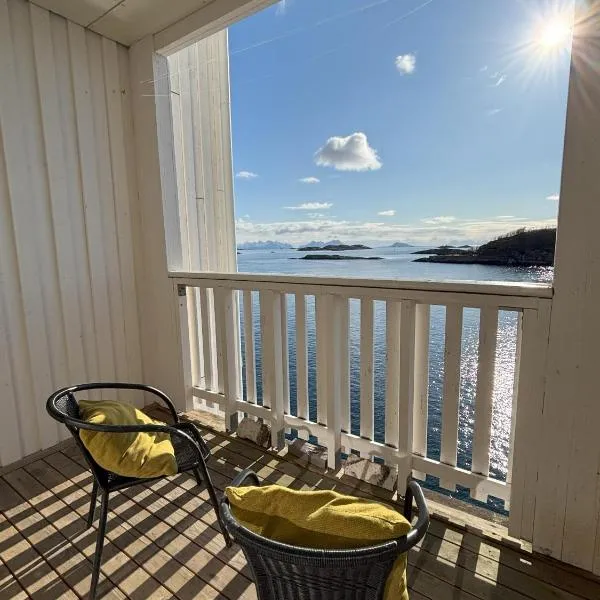 Apartment by the sea in Henningsvær, hotel a Henningsvær
